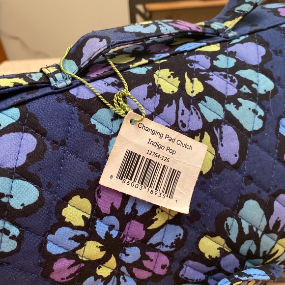 Vera Bradley changing pad clutch in indigo pop - Picture 2 of 11